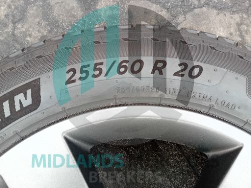 LAND ROVER DEFENDER L359 20" 8.5J Alloy Wheel & Tyre Single