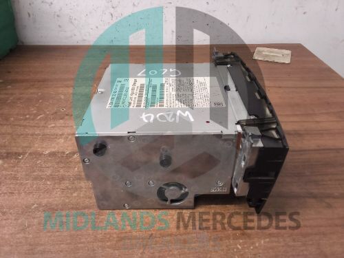 MERCEDES-BENZ C Class W204 Stereo Radio CD Player